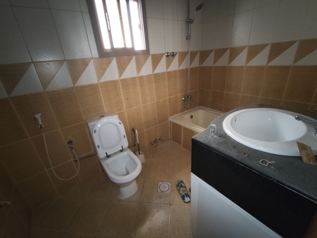 Busaiteen, Apartments/Houses, BHD 200/year,  2 BR,  Busaiteen:- Spacious 2Bhk Unfurnished Flat On Rent..