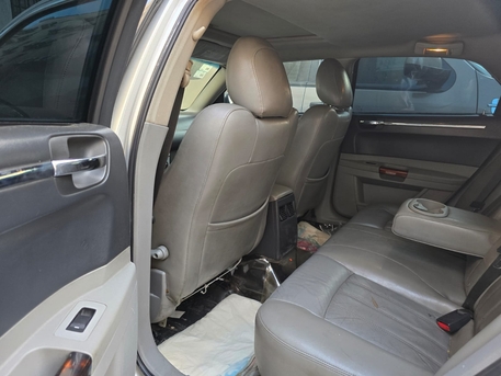 Jeddah, Vehicles, Cars & Trucks , SAR 17000,  Chrysler 300,  2007,  Automatic,  400000 KM,  Chrysler Hemi Price Negotiable