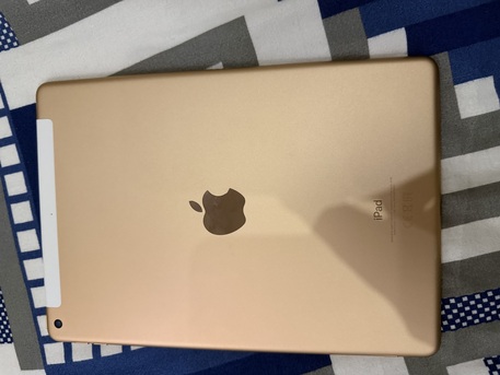 Jeddah, Mobile Phones, SAR 700,  Ipad 7th, 128GB, Rose Gold, Cellular (with Sim Slot)