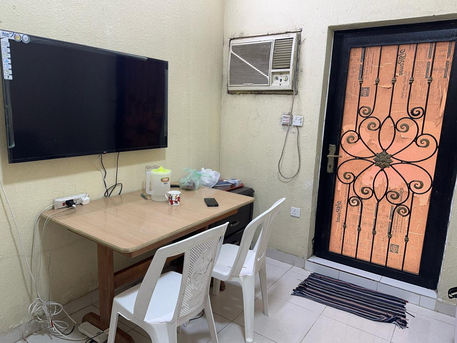 Jeddah, Apartments/Houses, SAR 1834/year,  Furnished,  2 BR,  Leaving Family Flat With House Hold Items Al Mahjar Near Kabayan Supermarket Gulail