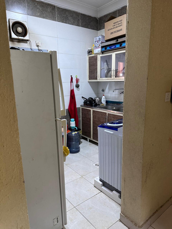 Jeddah, Apartments/Houses, SAR 1834/year,  Furnished,  2 BR,  Leaving Family Flat With House Hold Items Al Mahjar Near Kabayan Supermarket Gulail