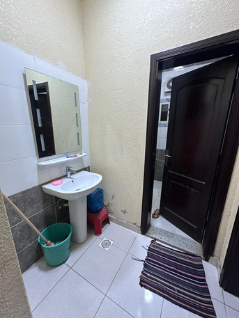 Jeddah, Apartments/Houses, SAR 1834/year,  Furnished,  2 BR,  Leaving Family Flat With House Hold Items Al Mahjar Near Kabayan Supermarket Gulail