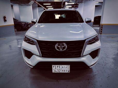 Al Rabwah, Vehicles, Cars & Trucks , SAR 124061,  Toyota Fortuner,  2025,  Automatic,  15000 KM,    GX2 2.7 4WD - Cash