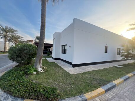 Manama, Villas, BHD 550,  3-Bedroom Villa With Private Garden For Rent | Close To Highway | Maid&rsquo;s Room