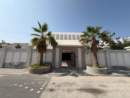Manama, Villas, BHD 1000,  Spacious 6BR Private Villa For Rent In A&rsquo;ali | Private Pool & Garden | Near Ramli Mall