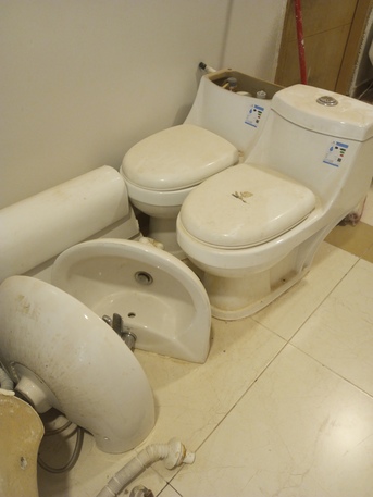 Khobar, Household Items, Toilet Commodes And Wash Basins For Sale