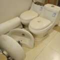 Toilet Commodes And Wash Basins For Sale