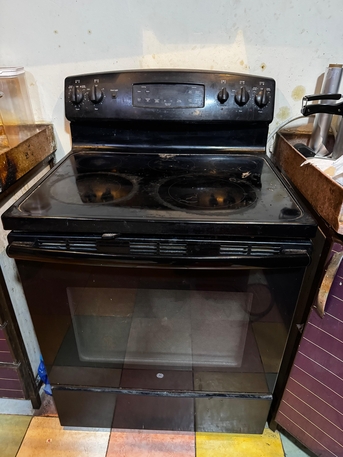 Dammam, Appliances, ELECTRIC GRILL OVEN AND SPLIT AC FOR SALE