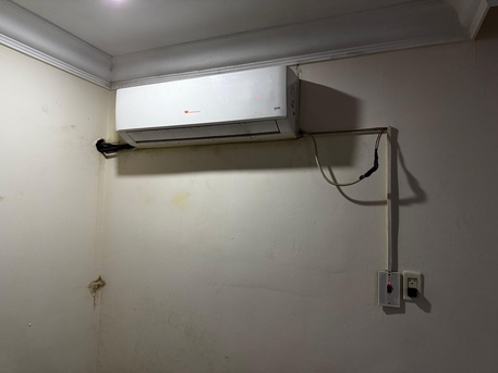 Dammam, Appliances, ELECTRIC GRILL OVEN AND SPLIT AC FOR SALE