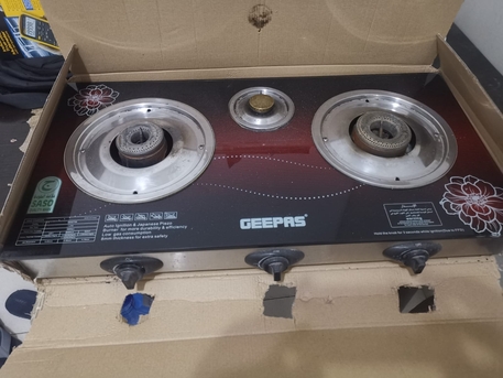 Riyadh, Household Items, SAR 250,  3 Burner Gas Stowe And Cylinder