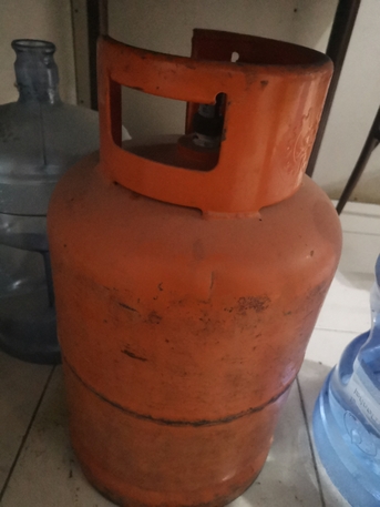 Riyadh, Household Items, SAR 250,  3 Burner Gas Stowe And Cylinder
