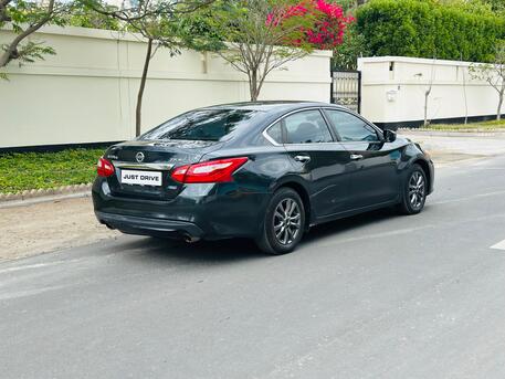 Salmaniya, Vehicles, Cars & Trucks , BHD 2450,  Nissan Altima,  2017,  Automatic,  180000 KM,    MODEL WELL MAINTAINED USED CAR CALL OR WHATSAPP ON 35400768 ,34355768 ,