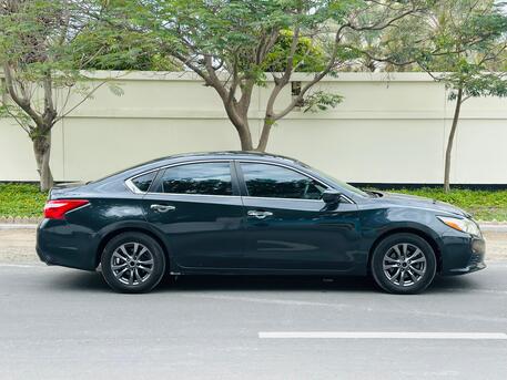 Salmaniya, Vehicles, Cars & Trucks , BHD 2450,  Nissan Altima,  2017,  Automatic,  180000 KM,    MODEL WELL MAINTAINED USED CAR CALL OR WHATSAPP ON 35400768 ,34355768 ,