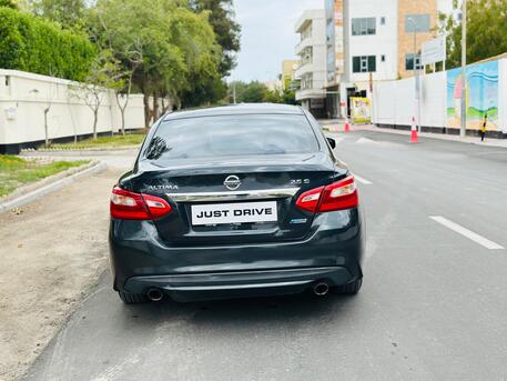 Salmaniya, Vehicles, Cars & Trucks , BHD 2450,  Nissan Altima,  2017,  Automatic,  180000 KM,    MODEL WELL MAINTAINED USED CAR CALL OR WHATSAPP ON 35400768 ,34355768 ,
