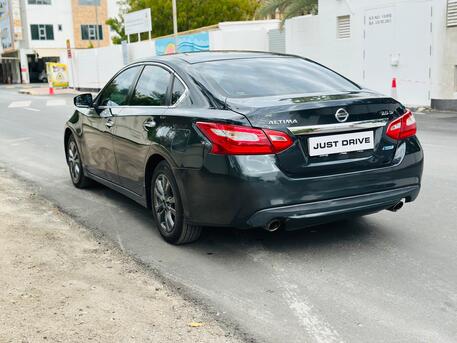 Salmaniya, Vehicles, Cars & Trucks , BHD 2450,  Nissan Altima,  2017,  Automatic,  180000 KM,    MODEL WELL MAINTAINED USED CAR CALL OR WHATSAPP ON 35400768 ,34355768 ,