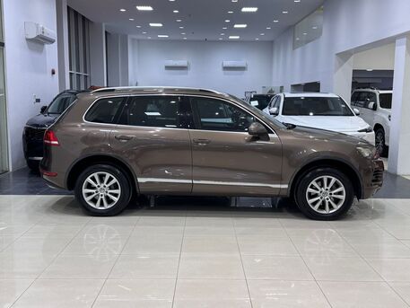 Manama, Vehicles, Cars & Trucks , BHD 2350,  Volkswagen Touareg,  2012,  Automatic,  199500 KM,    (Brown)