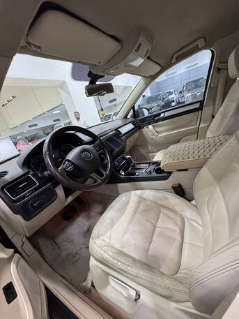 Manama, Vehicles, Cars & Trucks , BHD 2350,  Volkswagen Touareg,  2012,  Automatic,  199500 KM,    (Brown)