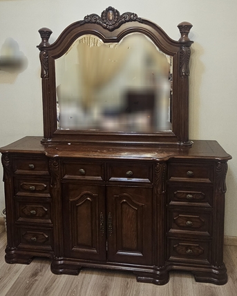 Riyadh, Furniture, SAR 3000,  King Size Bedroom With Wardrobe, Natural/solid Wood, 5 Pieces