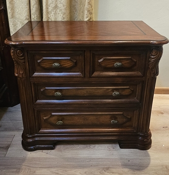 Riyadh, Furniture, SAR 3000,  King Size Bedroom With Wardrobe, Natural/solid Wood, 5 Pieces