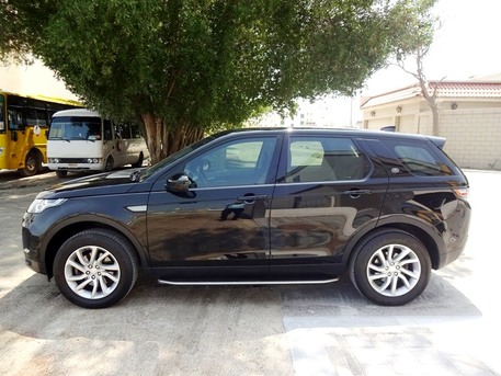 Zinj, Vehicles, Cars & Trucks , BHD 111,  Land Rover Discovery Sport,  2019,  Automatic,  63000 KM,  Full Options, Agency Maintained - First Owner, ZERO Accident