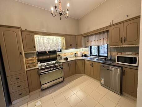 Amman, Apartments/Houses, JOD 18000/year,  3 BR,  00 Sq. Meter,  Jabal El Lweibd: Vintage Apartment For Rent!