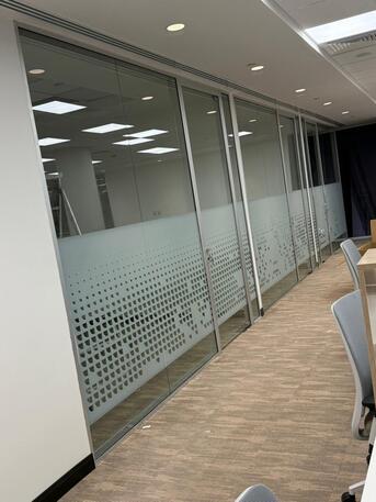 Riyadh, Construction, للحدادة و المونيم،الذجاج