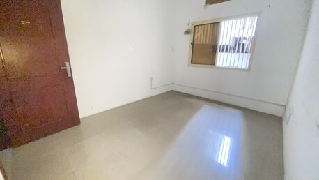 Gudaibiya, Offices, BHD 180,  Gudaibiya:- Close To Aster Clinic.2BHK Commercial/Office Flat On Rent.Bd 180 Without EWA.