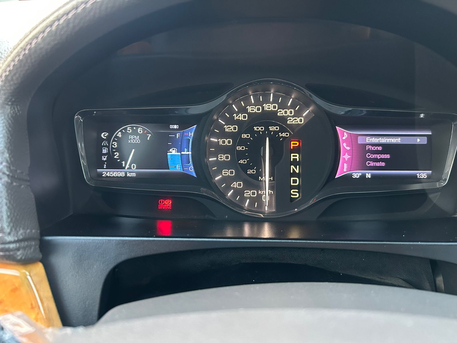 Riyadh, Vehicles, Cars & Trucks , SAR 30000,  Ford Cortina,  2013,  Automatic,  245000 KM,  Ford Lincoln For Sale