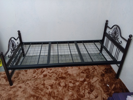 Riyadh, Furniture, SAR 190,  Single Bed With Mattress, 1 Side Mirror, Kid Bicycle