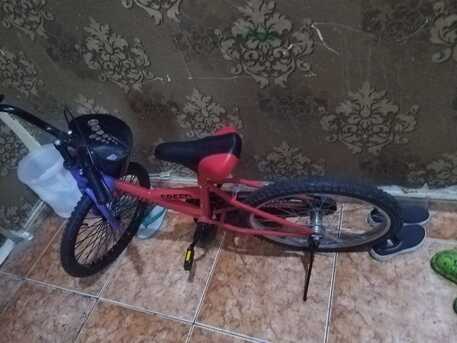 Riyadh, Furniture, SAR 190,  Single Bed With Mattress, 1 Side Mirror, Kid Bicycle