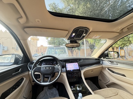 Riyadh, Vehicles, Cars & Trucks , SAR 135000,  Jeep Grand Cherokee L,  2022,  Automatic,  111000 KM,   4x4 Full Option
