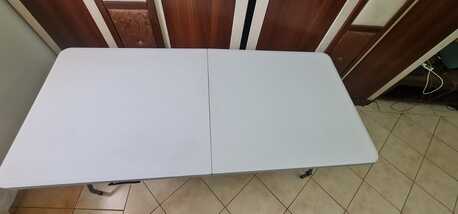 Riyadh, Furniture, SAR 800,  White Plastic Folding Table &ndash; Almost New &ndash; Strong & Portable
