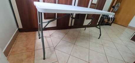 Riyadh, Furniture, SAR 800,  White Plastic Folding Table &ndash; Almost New &ndash; Strong & Portable
