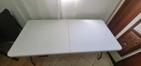 Riyadh, Furniture, SAR 800,  White Plastic Folding Table &ndash; Almost New &ndash; Strong & Portable