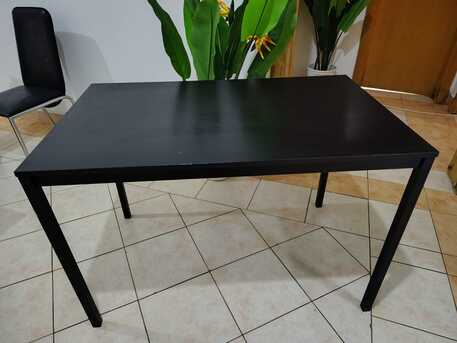 Riyadh, Furniture, SAR 200,  &ldquo;Modern Black Table &ndash; Strong & Stable &ndash; Urgent Sale&rdquo;