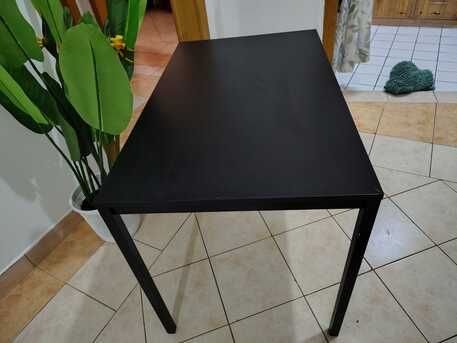 Riyadh, Furniture, SAR 200,  &ldquo;Modern Black Table &ndash; Strong & Stable &ndash; Urgent Sale&rdquo;
