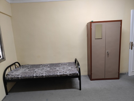 Al Malaz, Bedspace Available, SAR 850/month,  Bed Space Available For Executive Bachelor ,calm And Safe Place To Stay (Preferred -Tamil)