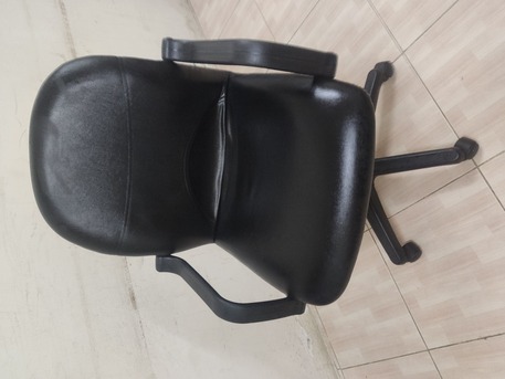 Madinat Al Ummal, Furniture, SAR 100,  Revolving Computer Chair For Sale