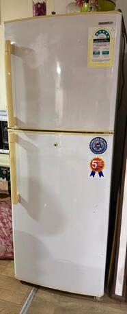 Jubail, Appliances, SAR 1000,  Refrigerator / Fridge Samsung 400 Ltrs Double Door 5 Star, Like New In Very Good Condition