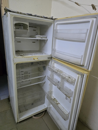 Al Batha, Electronics, SAR 500,  Refrigerator- Samsung