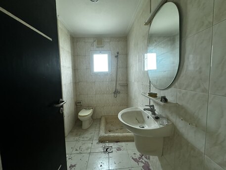 Gudaibiya, Offices, BHD 250,  Gudaibiya:- 3BHK Unfurnished Commercial/Office Flat On Rent.Bd 250/- Without EWA