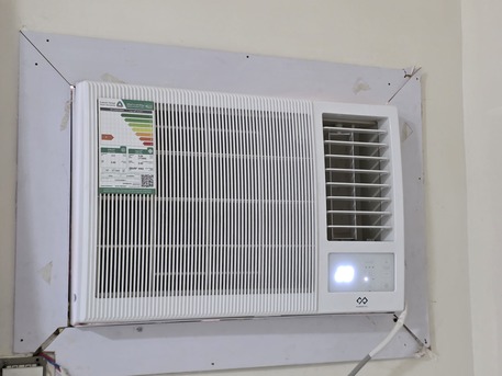 Riyadh, Air Conditioners, SAR 1100,  Rarely Used 1.5 Ton Window AC (Hot & Cold)