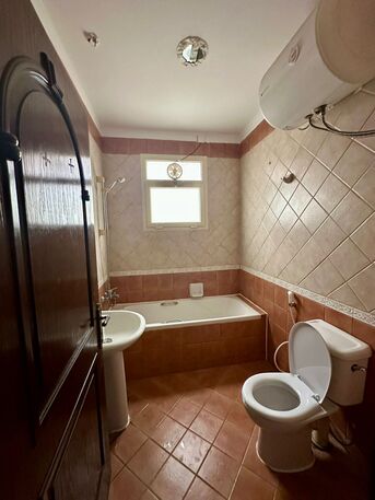 Zinj, Apartments/Houses, BHD 280/month,  3 BR,  3 Bedroom Semi Furnished Flat For Rent Without Ewa