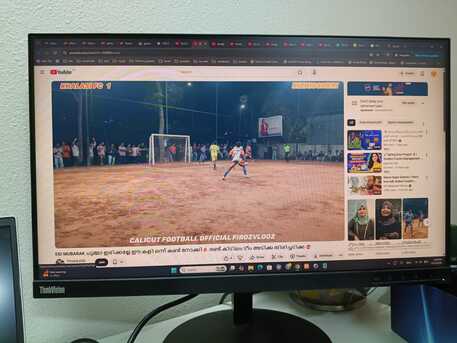 Riyadh, Electronics, SAR 250,  Computer Monitor For Sale (HP Thinkvision)