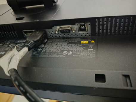 Riyadh, Electronics, SAR 250,  Computer Monitor For Sale (HP Thinkvision)