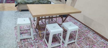 Hofuf, Household Items, SAR 135,  Price Drop ! Household Items For Sale: Folding Table + 5 Stools (Good Condition)