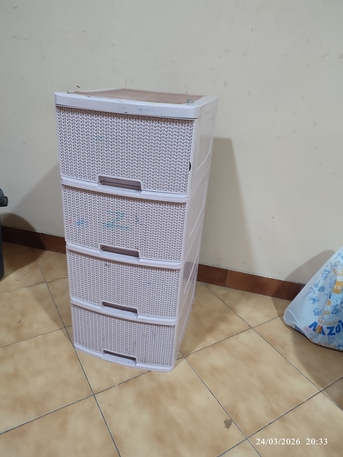 Hofuf, Household Items, SAR 135,  Price Drop ! Household Items For Sale: Folding Table + 5 Stools (Good Condition)