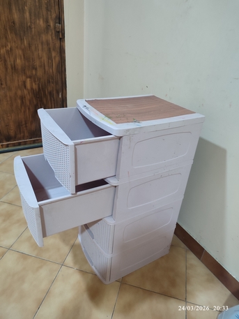 Hofuf, Household Items, SAR 135,  Price Drop ! Household Items For Sale: Folding Table + 5 Stools (Good Condition)