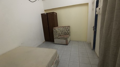 Gudaibiya, Rooms Available, BHD 90/month,  Semi Furnished 1 Bedroom Sharing Flat Gudaibiya Near Sunny Valley @ 90/-BHD