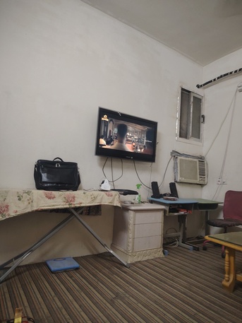 Al Wizarat, Rooms Available, SAR 800/month,  Furnished,  One Big Furnished Room Available For Executive Person